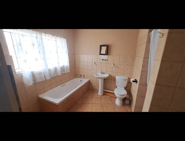 3 BEDROOM HOUSE FOR SALE IN OLIFANTSNEK